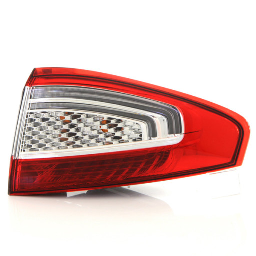 Feu Arrière Droit Ford Mondeo 2010 - Pièces auto Maroc